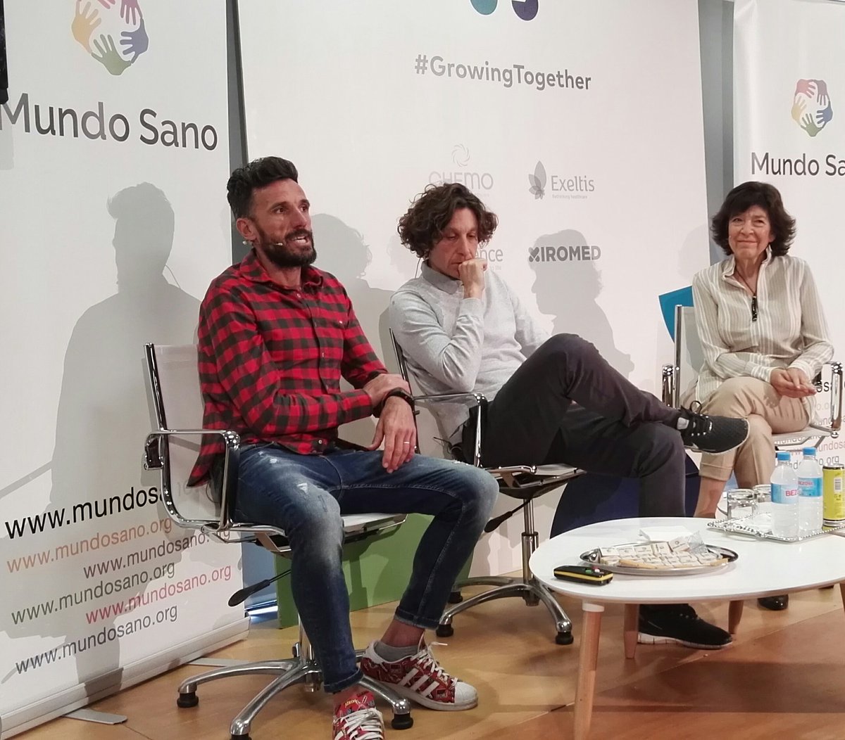 MundoSano's tweet photo. Celebrando nuestro 25º aniversario en la sede de @InsudPharma en Madrid con @LeanSigman @chemitamartinez y la doctora Silvia Gold. https://t.co/GD3MsOuy6E