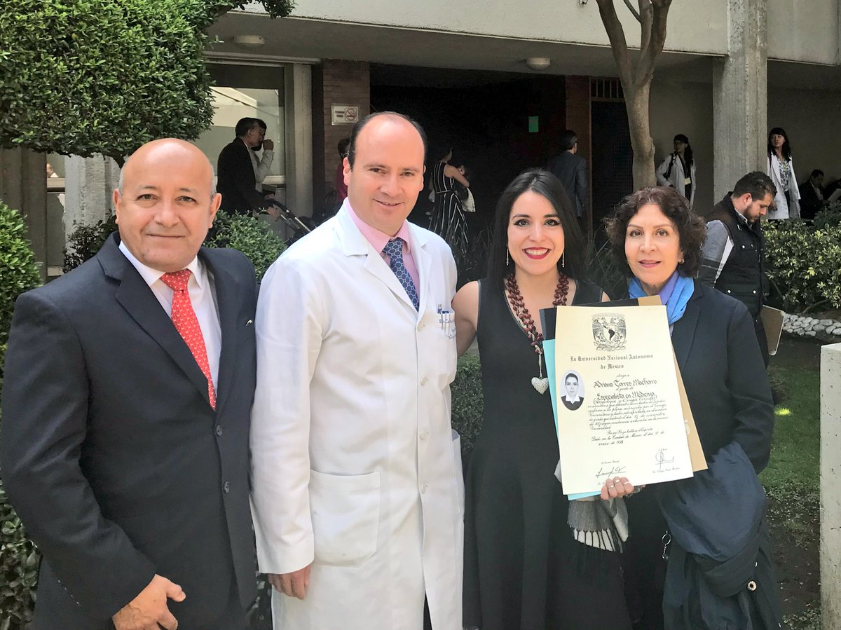 adritorm's tweet photo. #mymentor has greatly encouraged and supported me through the #vascularsurgery fellowship, thank you for every surgical #TipsAndTricks @CarlosAHinojosa ๐๐ป๐๐ป#MentorHer #GenderEquityEnvironment @WomenSurgeons @womeninsurgery #ILookLikeASurgeon #vascularsurgeryrocks https://t.co/UI4DBgasfm