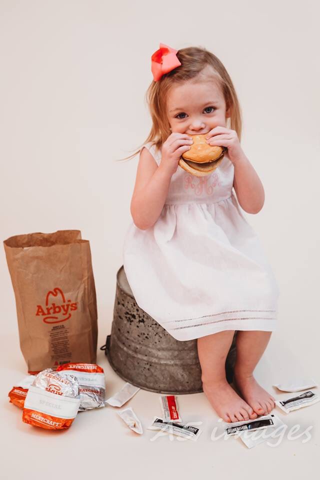 lizhixson's tweet photo. When your niece has a photo shoot with her first love. @Arbys https://t.co/uzsYxB5cas