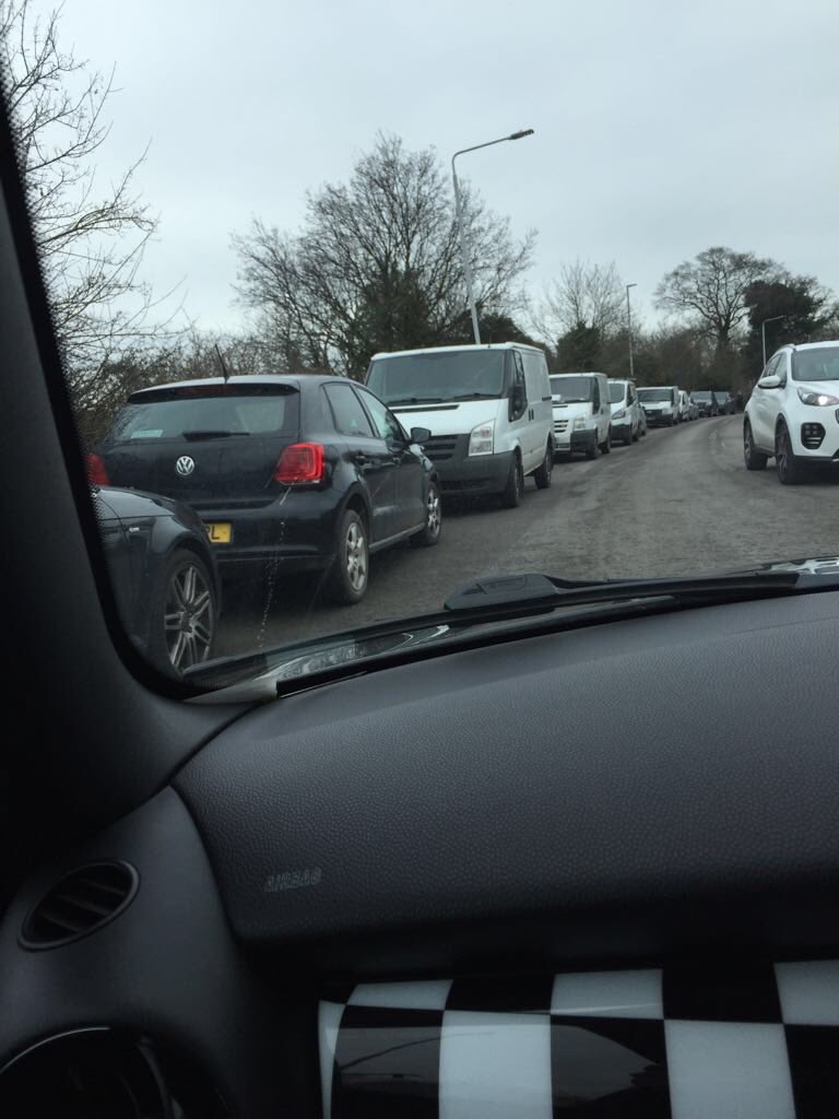 Amanda_Lou13's tweet photo. Please @nottspolice can someone sort this accident waiting to happen out 🙈Junction of Landmere lane and Wilford lane #workvanseverywhere https://t.co/7bGZsxEo4x
