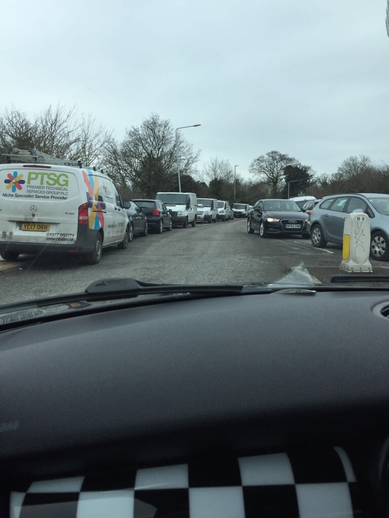 Amanda_Lou13's tweet photo. Please @nottspolice can someone sort this accident waiting to happen out 🙈Junction of Landmere lane and Wilford lane #workvanseverywhere https://t.co/7bGZsxEo4x