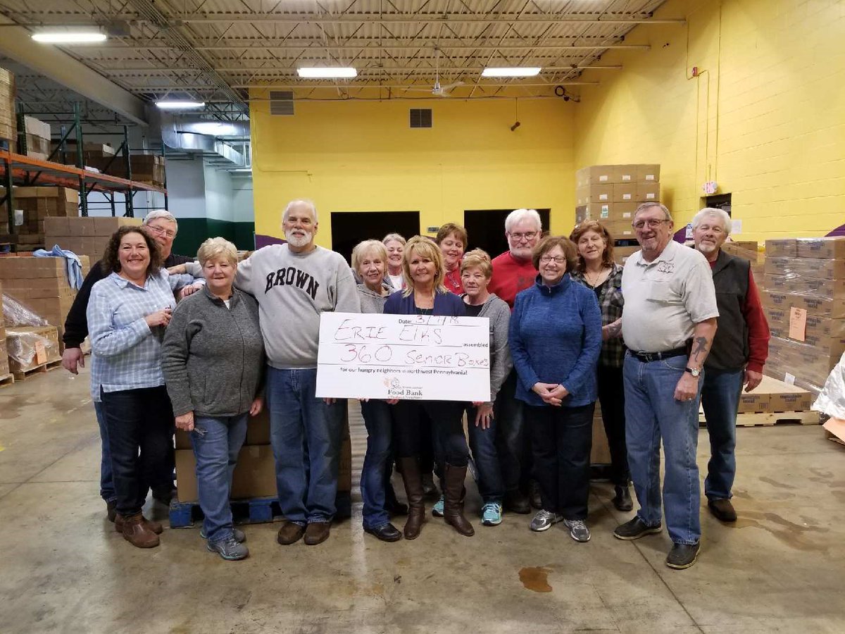 nwpafoodbank's tweet photo. Thank you to the Erie Elks Lodge 67 for spending their time volunteering in our warehouse this week! Together they packed 360 Senior Boxes for our hungry neighbors in northwest PA.
#weloveourvolunteers #thankyou #donatetime #seniorboxes #alleviatehunger #eriePA https://t.co/Qa69eHivg9