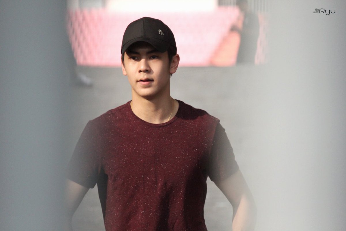 bewithryu's tweet photo. น้องตั้งใจกับการแสดงวันพรุ่งนี้มากเลยน้า ใครว่างแวะมาให้กำลังใจคุณพี่หมื่นริวได้ที่สนามราชมังฯนะคะ มาหาน้องกันเยอะๆน้า ♥️

@ryuvachirawich 
#RyuVachirawich 
#TUSexyboy 
#bewithryu https://t.co/SQJC9VWebU