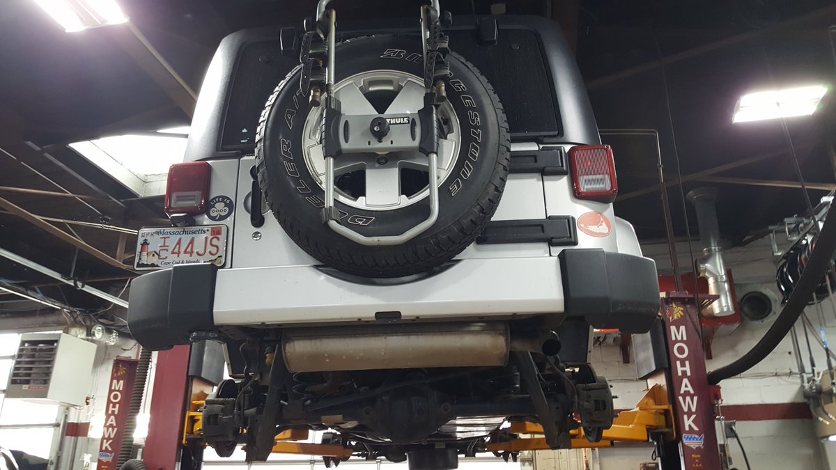 GetProAuto's tweet photo. Setting an appointment to have your car looked at or serviced is as easy as clicking here: https://t.co/FcTyrsFsoi
We can even arrange one of our free loaner cars if you need!
#getproauto #brakes #rotors #caplipers #brakepads #mechanic #servicerepair #freeloanercar https://t.co/rSwapvotpu