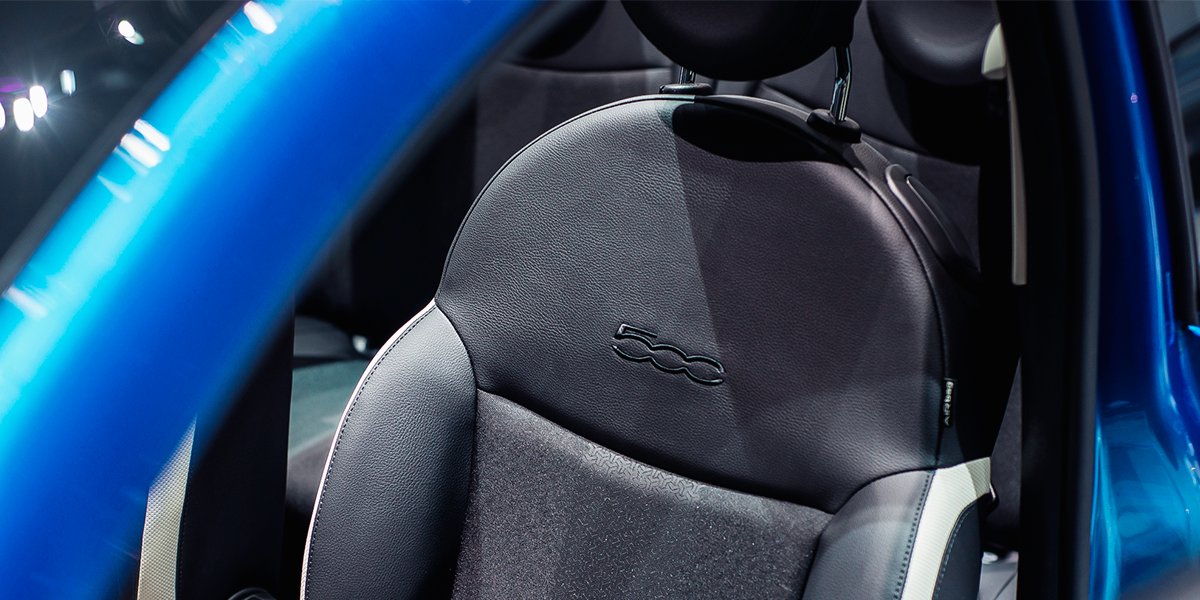 #Fiat500 Mirror shows off its stunning chrome details and technological features at the 88th Geneva International Motor Show. 

#Fiat #GIMSSWISS