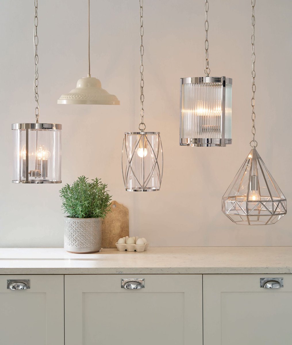 Laura Ashley tweet media