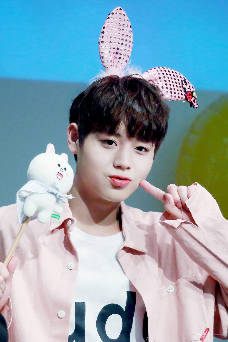 shiun_0803's tweet photo. 180309 Happy Birthday Suga / 1 year with wink ☆

#JIHOON #WANNAONE #WANNABLE #워너원 #지훈 #박지훈 #윙크남 #윙크남_박지훈_벌써1년 #축하해1주년_윙크남_박지훈 @WannaOne_twt
#SUGA #BTS #BTSARMY #방탄소년단 #슈가 #민유기 #슈가생일ㅊㅋ #민슈가_생축_얍얍 #GeniusYoongiDay @BTS_twt https://t.co/Lwql0uDRdd