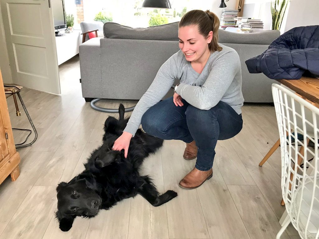 Nog wat laatste leesvoer ophalen bij <a href="/Loes1987/">Loes Penninx</a> &amp; knuffelen met Moos!
#laatstevoorbereidingen #vakantie