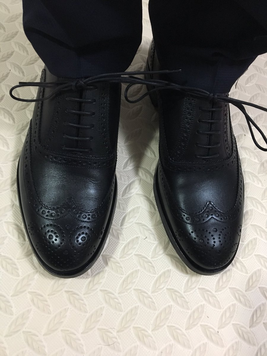 ken_0602's tweet photo. @Bally felt bad only three days wore after bought on March 3,2018. My oxford new shoes like this. I bought it at Bally store in Xiamen China. https://t.co/4caLRHevOQ