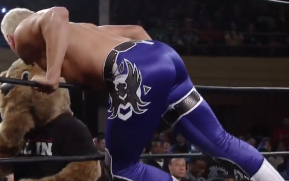 WrestlingsportC's tweet photo. Cody Rhodes is THICCC https://t.co/KkIlG3eIaG