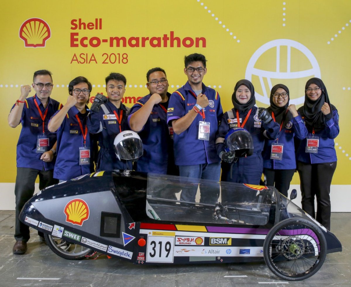 utbsem's tweet photo. | Fri, 9th March 2018 | Day 2 - Team Group Photo at the Photo Wall | Changi Exhibition Centre |
.
We had our Team group photo with Pahlawan III.X this morning right after we finished up with our Technical Inspection.
.
#makethefuture #shellecomarathon #utbsem https://t.co/voTvlV2rOw