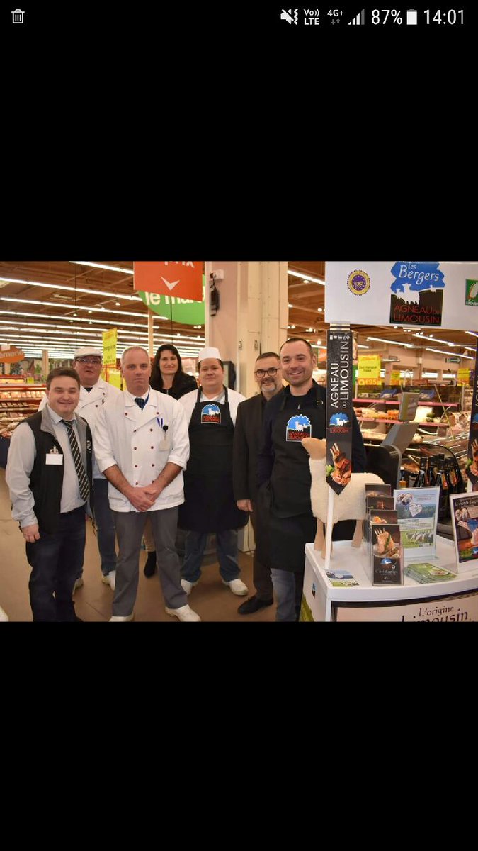 #adp mon amour de berger un simple selfie avec sebastien et c'est gagné ce week-end end à Cora Limoges
entre 2 agnelages il fait partager son amour... Pour don métier