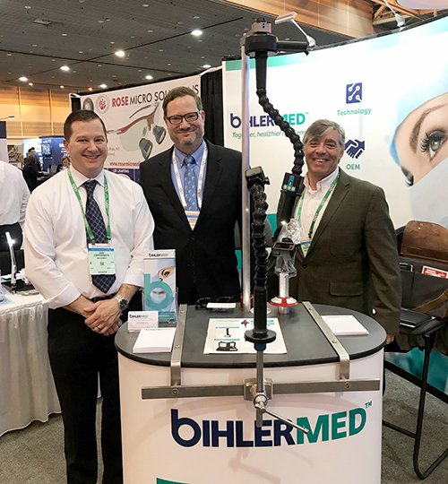 BIHLERMED's tweet photo. Meet the @ViewMedical team, with us here at #AAOS2018 featuring the #flexible, #innovative, and #gamechanging Surgilight surgical lighting solution. There is still time to experience this and more in booth #3736. @AAOSmembers @AAOS1 #aaos18 https://t.co/89gLZsV0ey