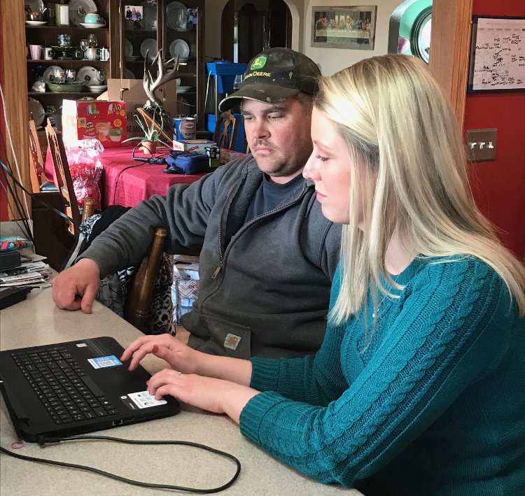 AgConnections's tweet photo. Ashley has spent this past week in Iowa training several Certified AgriEdge Partners on the Land.db software. #WomenInAg #AgriEdge #LandDB https://t.co/SXJnMWipPj