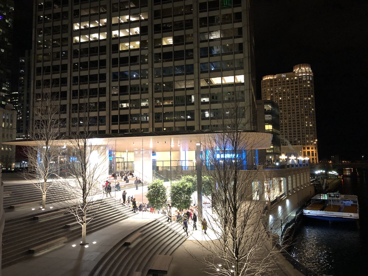 Got to see <a href="/FosterPartners/">Foster + Partners</a> Michigan Ave Apple Store and I want to live there #ShotoniPhoneX
