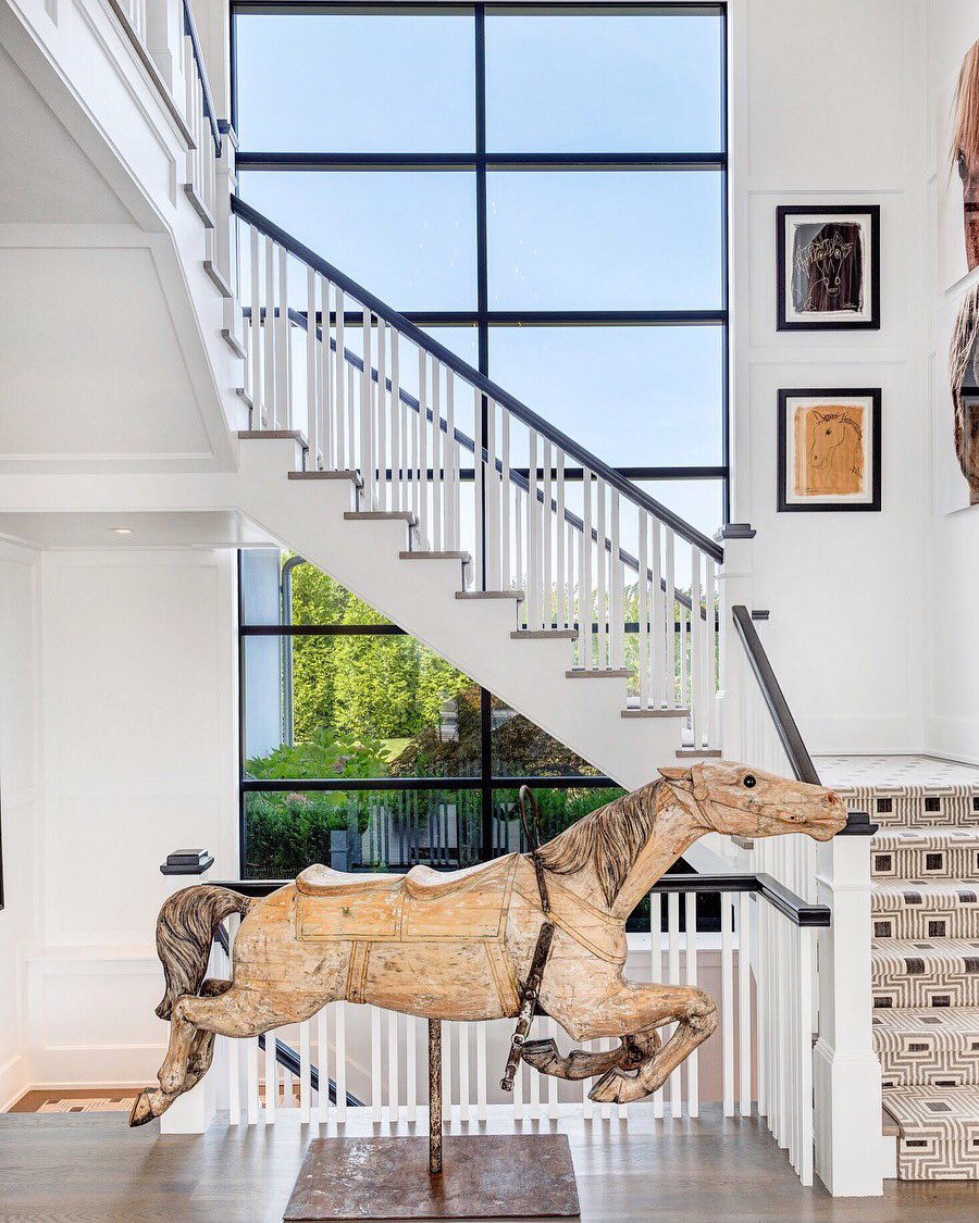 markjbaronre's tweet image. An oversized 10′ wide x 16′ high front window highlights the stairway to the second floor #115Meadowlark
_
#HamptonsLuxuryAgents
@Established1873 
#hamptonsrealestate #newyorkrealestate #headouteast #outeast #newtomarket #zillow #Hamptons