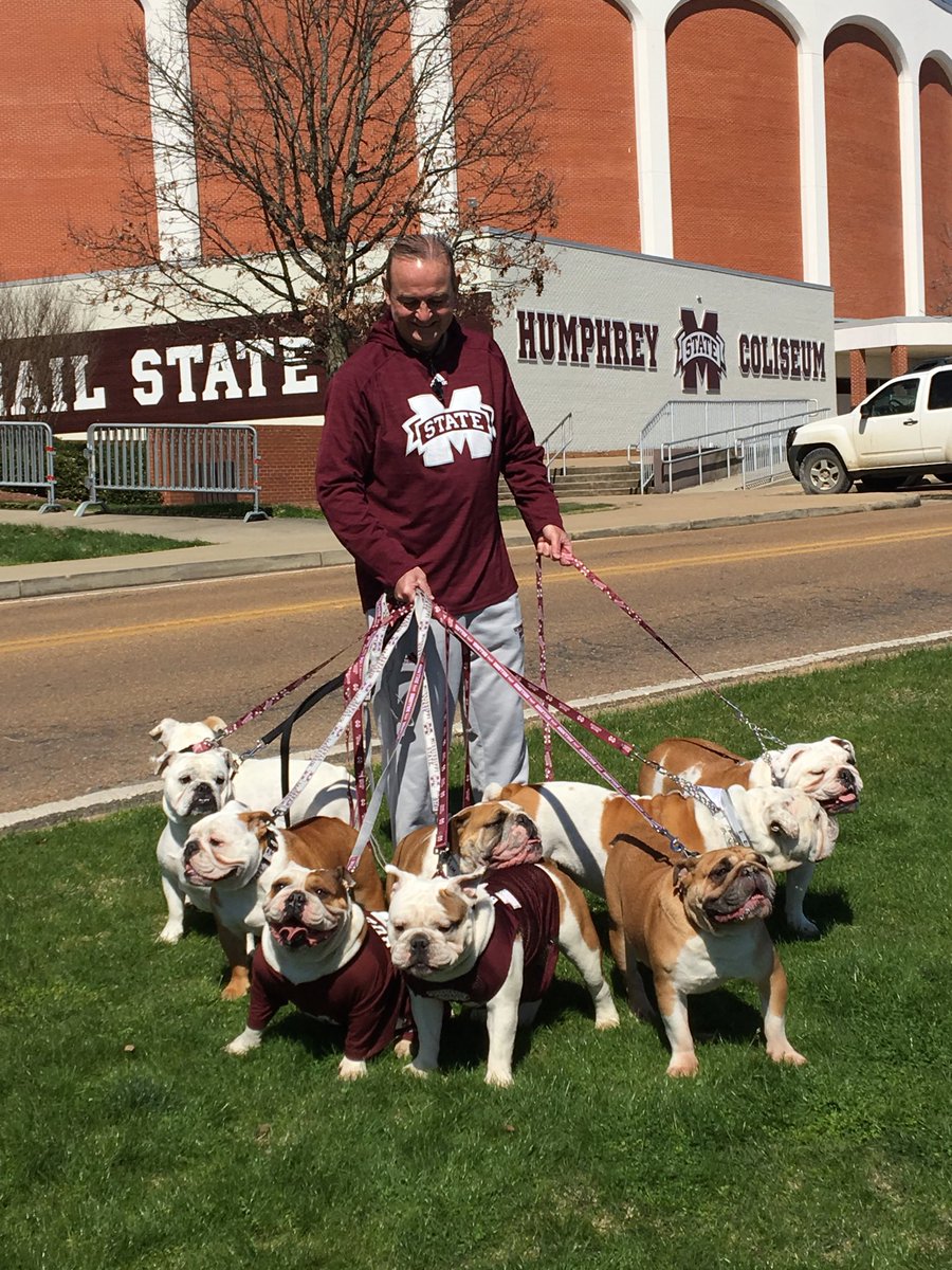 CoachVic_UT's tweet photo. It's a great day to be a Bulldawg! #Ha1lState https://t.co/WkggFdXE3W