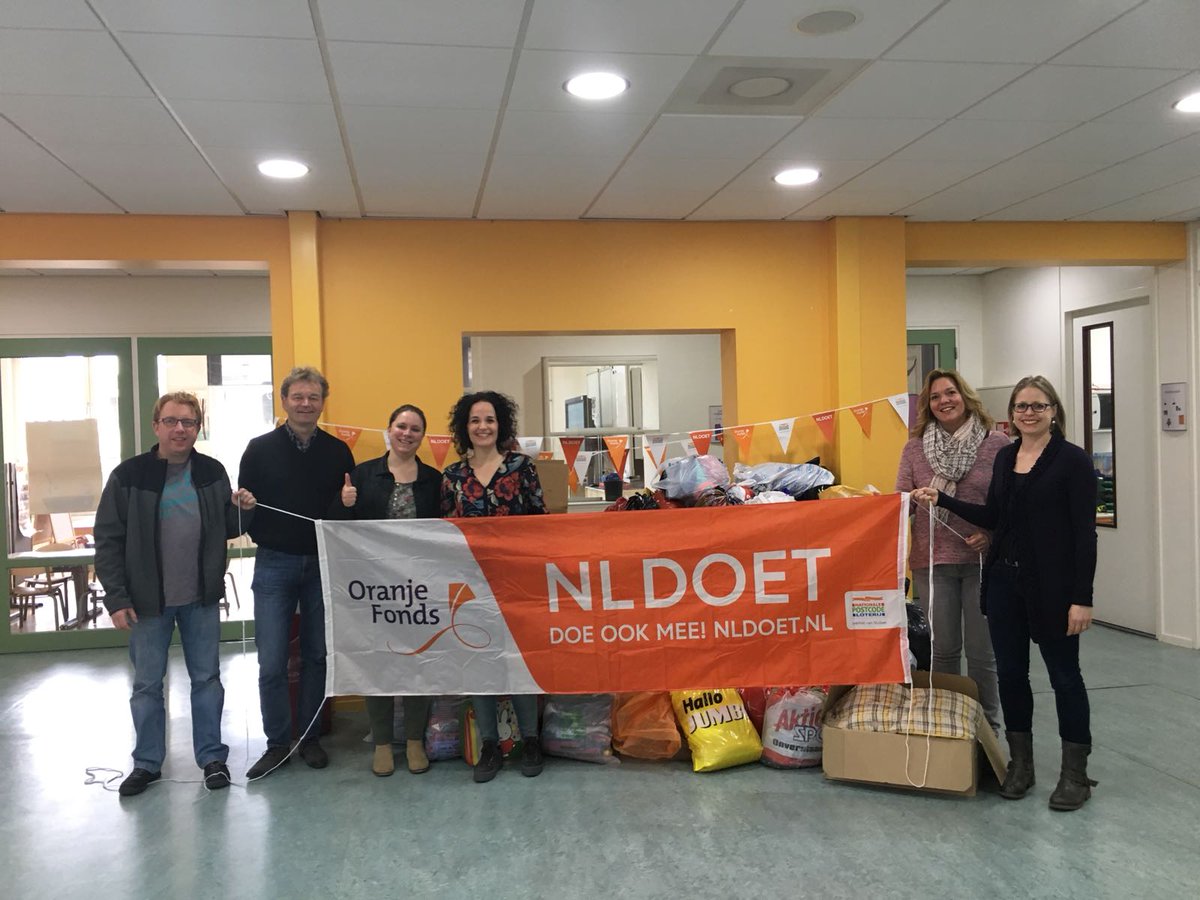 Namens Oudervereniging BS Hulsberg bijdrage mogen leveren met kledinginzameling voor waardevol werk van Stichting 'Elk kind telt mee' in #nuth #nldoet2018 #hulsberg