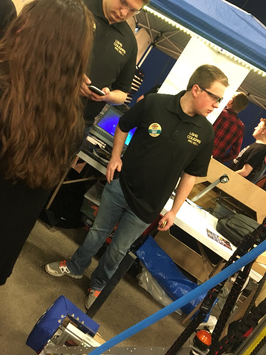 frcteam2511's tweet photo. Getting ready for comp day 1 really excited to compete https://t.co/oQIyhpfZI7