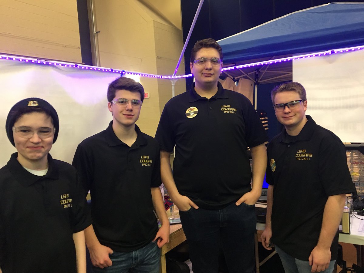 frcteam2511's tweet photo. Getting ready for comp day 1 really excited to compete https://t.co/oQIyhpfZI7