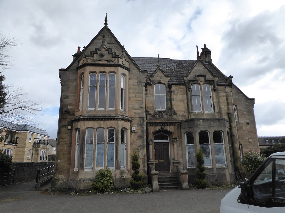 Some beautiful stone work at this former Stirling Nursery- We even found some hidden smiley faces #conservation #heritage #traditionalskills @HESEngineShed @HistEnvScot