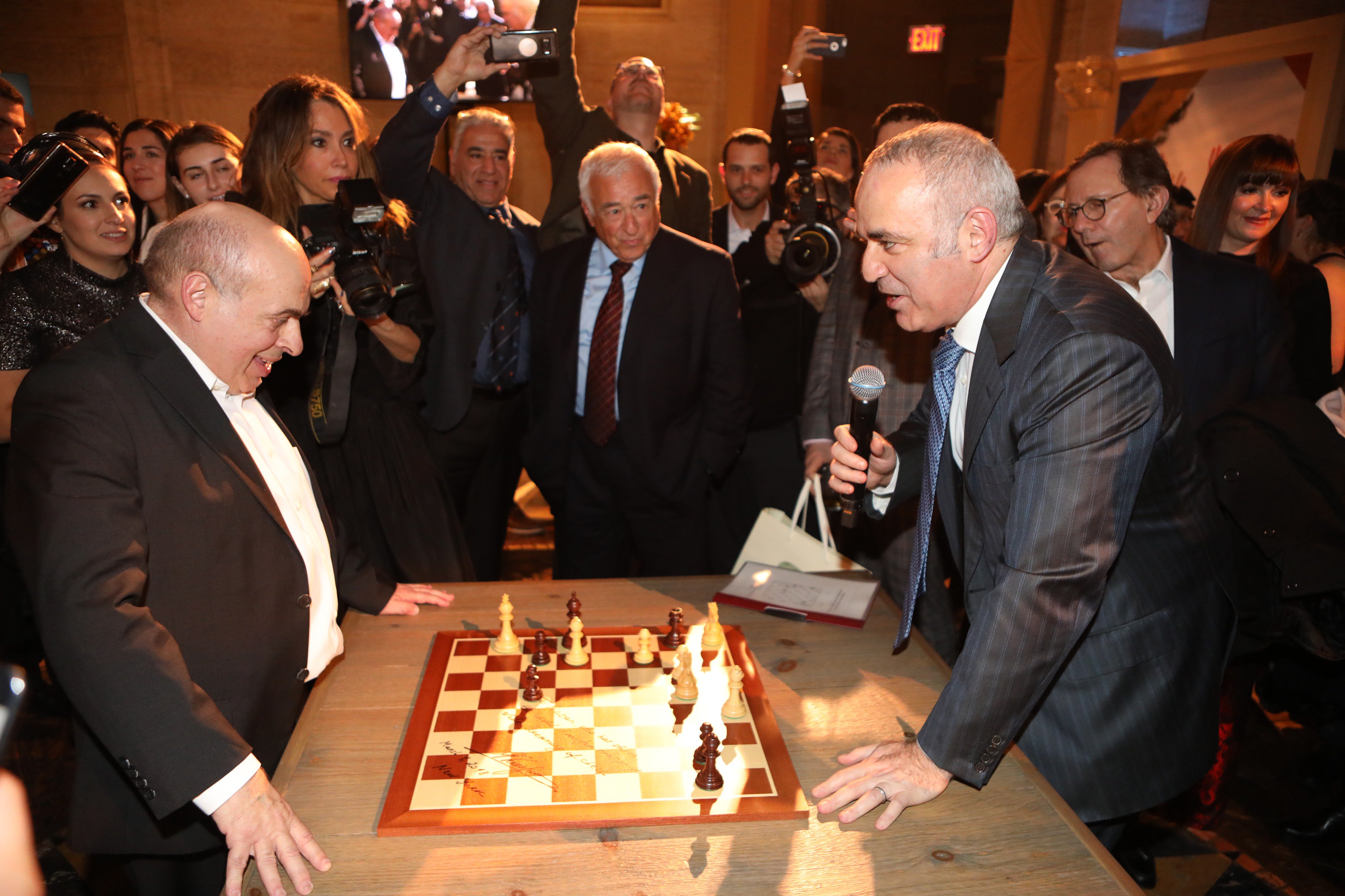 Natan Sharansky: How chess kept one man sane - BBC News
