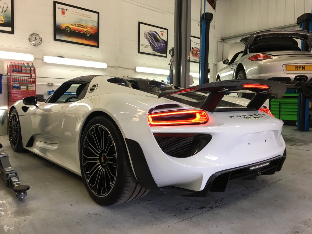 A great end to the week - working on this awesome #Porschespyder 😎 #FridayFeeling #Harrogate