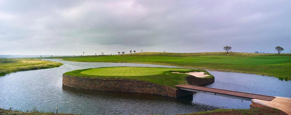 Having hosted 2 @BMWSAOpen Championships in 2010 &amp; 2011. Next week is certainly an exciting time for <a href="/SerengetiEST/">Serengeti Estates</a> #SerengetiTourChamps with <a href="/SuperSportTV/">SuperSport 🏆</a> coverage over the weekend &amp; tickets through <a href="/TicketProSA/">Ticketpro</a> See the <a href="/jacknicklaus/">Jack Nicklaus</a> design below: 
serengeti-estates.co.za/signature-cour…