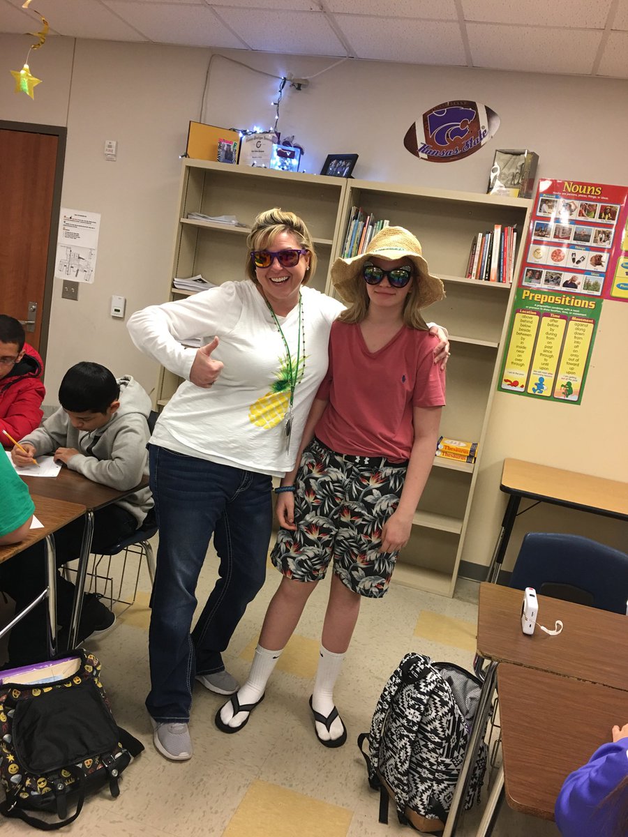 MrsFangman's tweet image. Just traveling through! #PampaProud #7thELA #dreamingofthetropics #PJH @DoingWhatsWrite