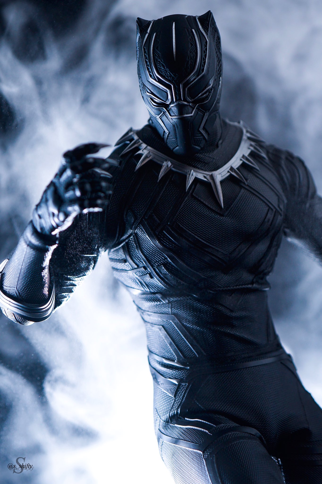Mr S Hot Toys ムービー マスターピース Black Panther ブラックパンサー 遂にホットトイズに手を出してしまいました でも後悔はしてません そのくらいカッコいいフィギュアです ワカンダフォーエバー T Co Ykmnkabz1o Twitter