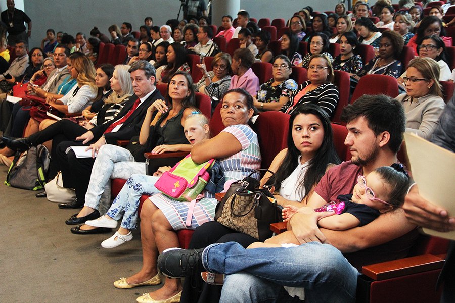 asambleapa's tweet photo. Se aprobó en primer debate el proyecto de Ley 595 “Por la cual se autoriza y regula el uso medicinal del Cannabis"  https://t.co/PLHPwiLcjo https://t.co/ZzW0afDDDH