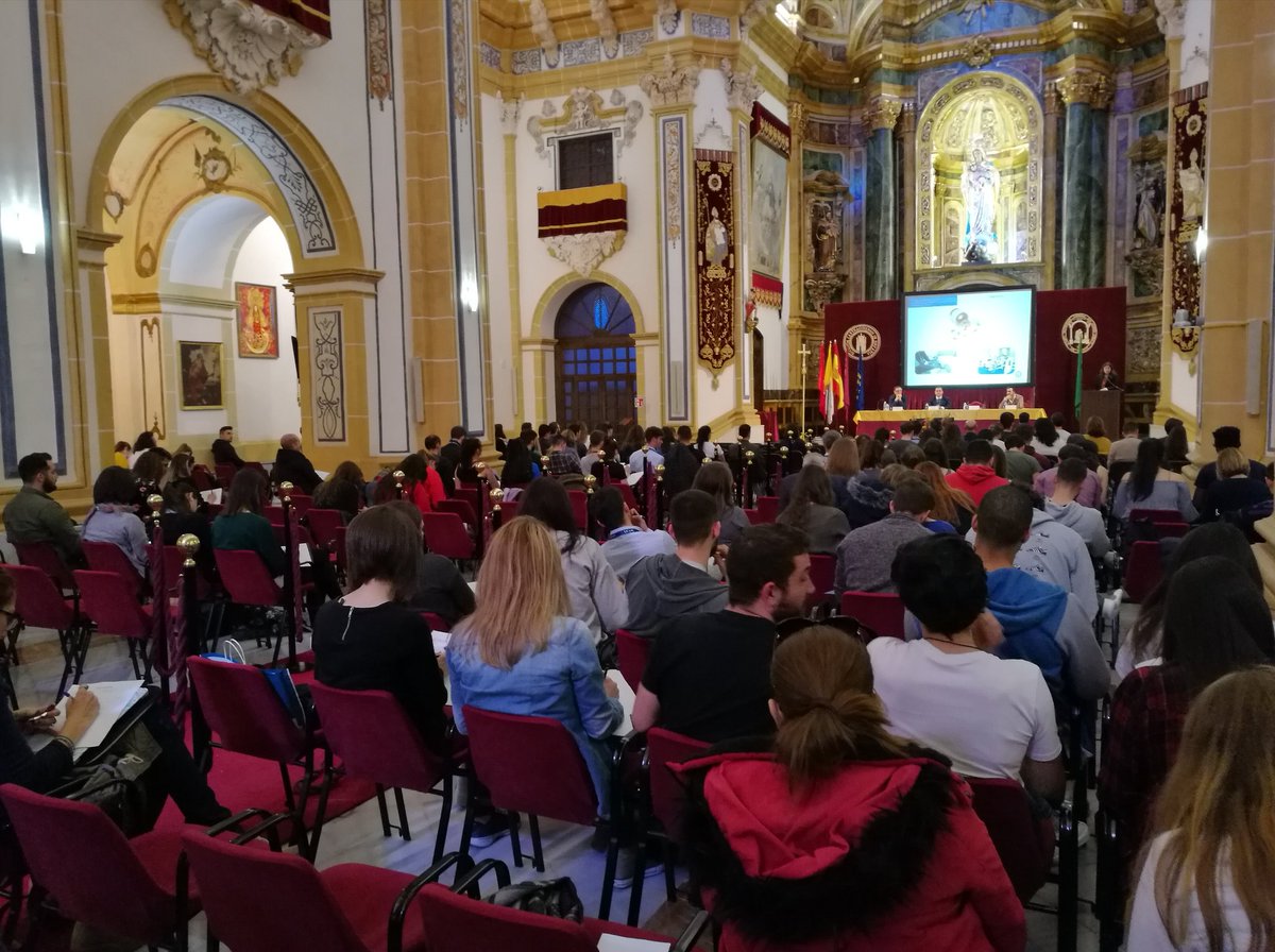 UCAM_MedDeporte's tweet photo. Inauguramos la tarde con la última PONENCIA de este I congreso, "Programas de ejercicio físico" en el TEMPLO. 
✔️Moderador:
-Antonio Sánchez Pato.
✔️PONENTES:
- Elena Santana Sosa.
- Gonzalo Márquez Sánchez.
- Tibor Hortobagyi. https://t.co/KdOzbhHGJe