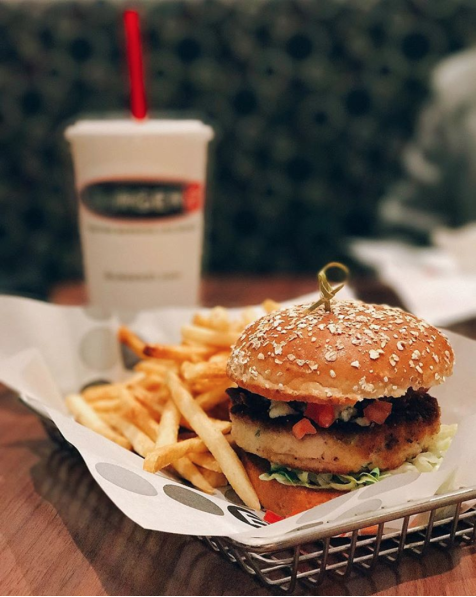 Trying to cut down on red meat? Try one of our chicken, turkey, seafood, or veggie burgers! Which one's your favorite?
PC: @orlfoodjunkie