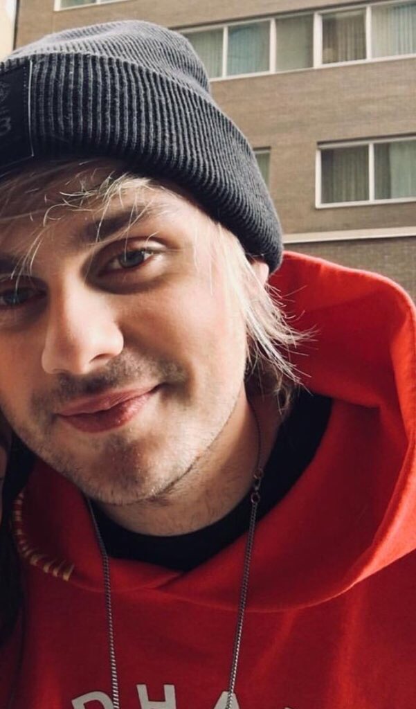 Best of Michael Clifford tweet media