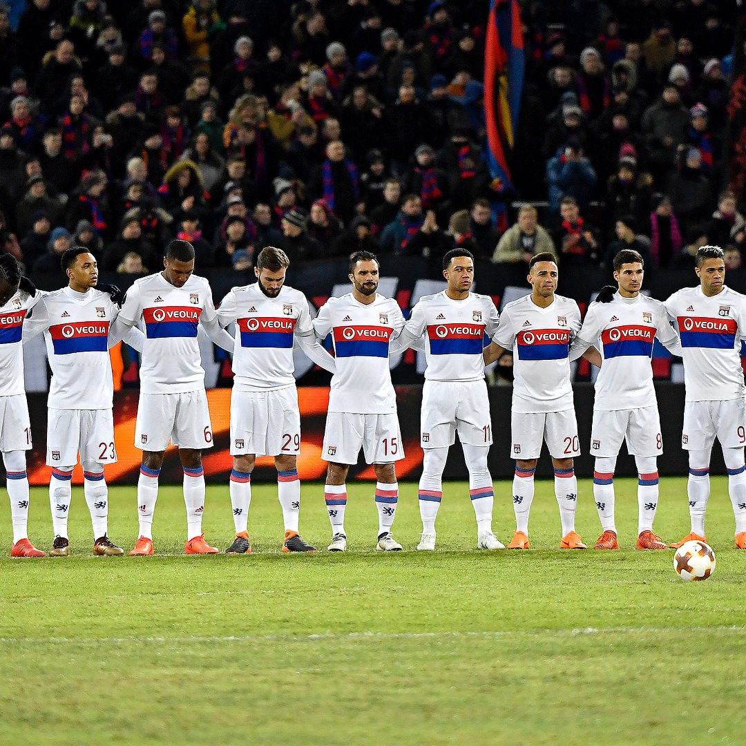 OL_English's tweet photo. 📸 #CSKAOL 🔴🔵 https://t.co/v4nNaquVvx