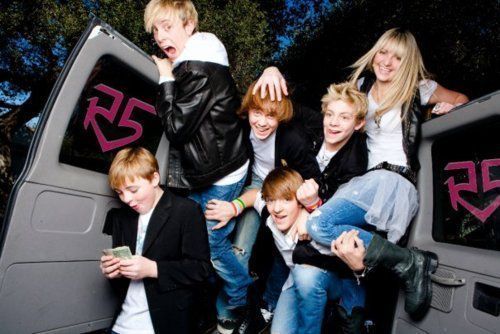 todaysr5history's tweet photo. Today (March 9) in 2010, ready set rock is released #8yearsofReadySetRock 😢🎼💜 https://t.co/boqxOlTMe9