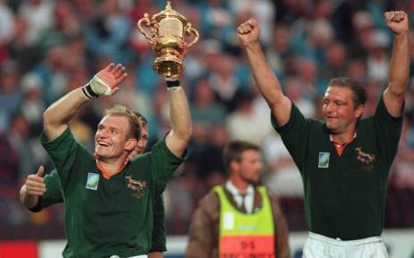 CapeTalk's tweet photo. Over the past week, CapeTalk and Coronation have reflected on 25 years of South African stories, the individuals who changed history, and the moments that stunned a nation. #25YearsofCoronation https://t.co/QDawVcz0Vn https://t.co/uM42WcVG4m