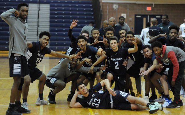 FarmingtonF7's tweet photo. ‼️District Championship‼️ 🏀Boys basketball takes on Groves TODAY! at Southfield A&amp;T it’s been 20 years since they won this we need all students there in FHS colors 🔵⚪️ #wavy #20Years https://t.co/UmMhRSQ2H5