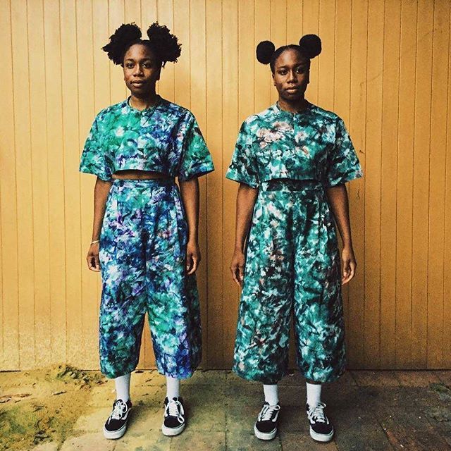 afroandrostyle's tweet photo. Afro puff #TGIF
Afro life, Andro living.
outfits by @bele.bele.bele
Styleinspiration @chiandebs
📷: @jshaln #afropunklondon ------ #AfroAndro / #Afrocentric / #Androgynous / #Style / #AndrogynousStyle / #StylishWomen / #StylishMen / #ThisAndrogynousLife / #WhatIWore /#Androgy… https://t.co/CYK8xtQPDc