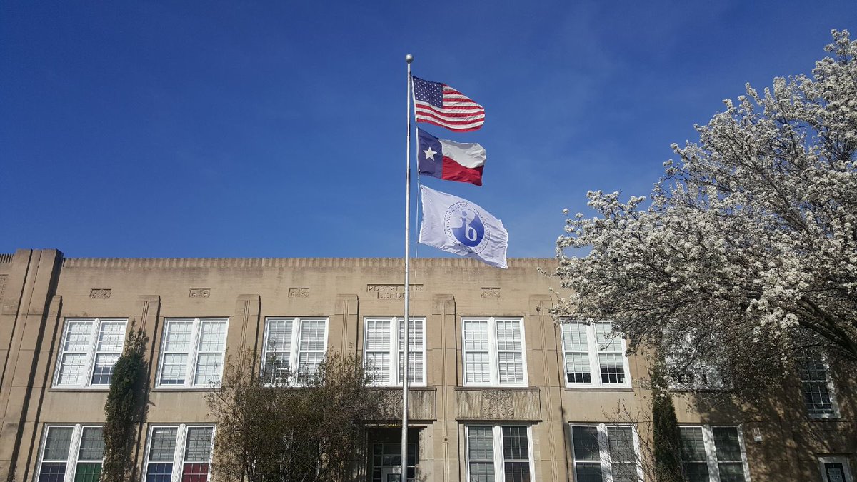 hart_principal's tweet photo. We received our IB flag. Nice touch! https://t.co/I2stdHhiJg