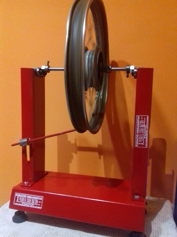 sergioparache's tweet photo. Centrador balanceador de ruedas de motos. https://t.co/Ek0LQUrFef