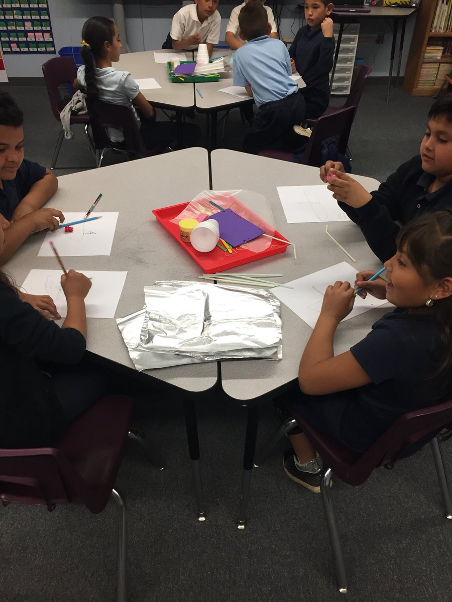 msmartincsd's tweet photo. #STEM Building boats the Float! @TarverSchool https://t.co/xUHig5jgYt