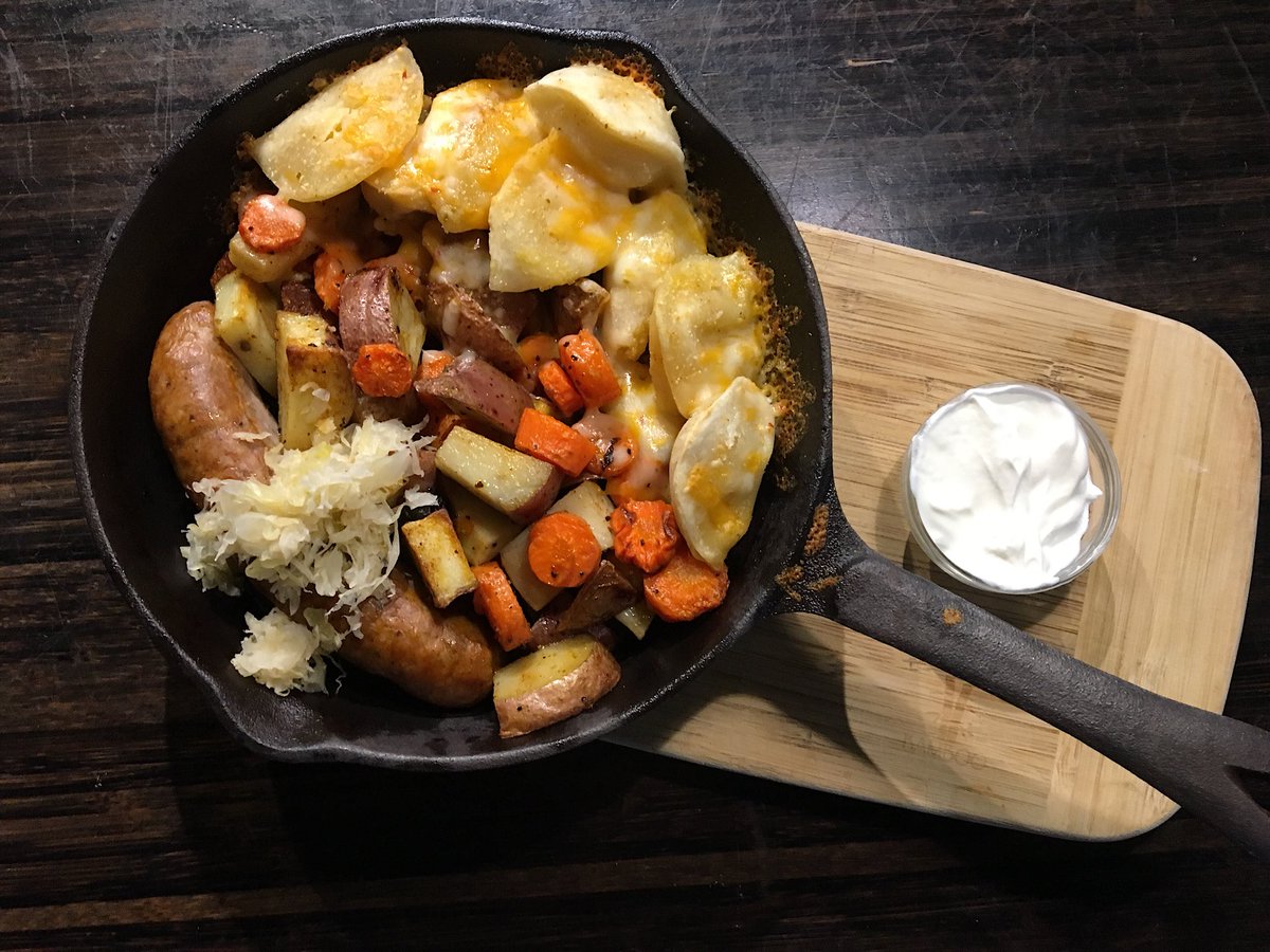 Happy Friday Coconuts!! If you’re out enjoying the sunshine feel free to stop in and chat with our tribe, eat some grub and relax ☀️

Big Kahuna Lunch: 
Pierogis | Sausage | Roasted Veggies | Sauerkraut | Bare Biscuit 

Soup Doojur: 
• Rustic Winter Vegetable