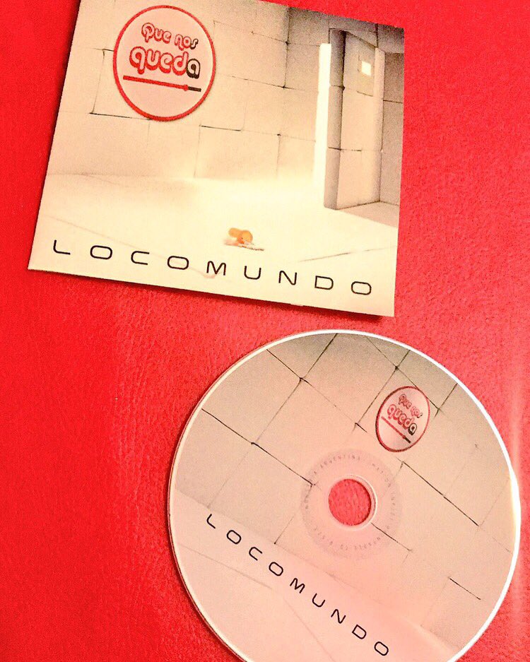 quenosqueda's tweet photo. Amigos, tenemos el agrado de contarles que estamos despidiendo nuestro 2do disco #LocoMundo porque en algunos días más arrancaremos a grabar EL 3ER DISCO DE QUE NOS QUEDA!!!!!!!!!!📀📀📀
Muy contentos y ansiosos de entrar a grabar nuevas melodías!
Estamos en plena pre-producción! https://t.co/PI50avLBfF
