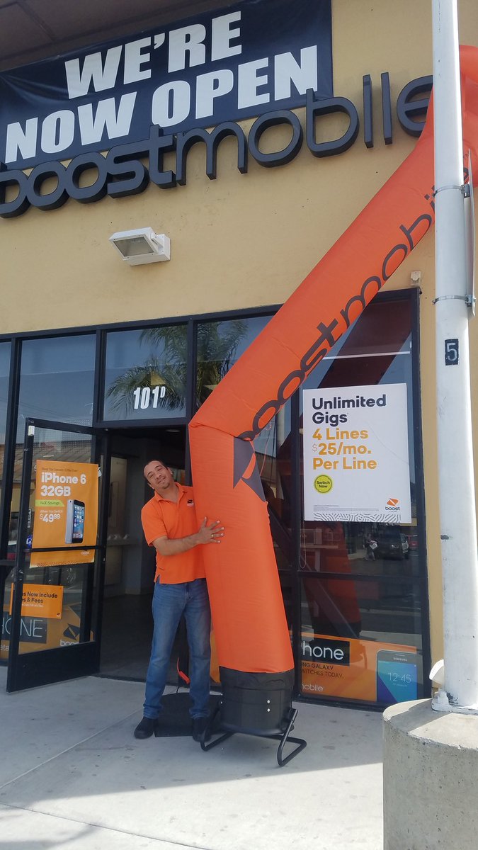 Winner of a new dancing man. Great job Roberto Munoz Wireless. <a href="/gusito714/">Gustavo Garcia</a> <a href="/TimJamaal/">Jamaal</a> <a href="/prailpcs/">Patrick Rail</a> @CGuzmanAWI