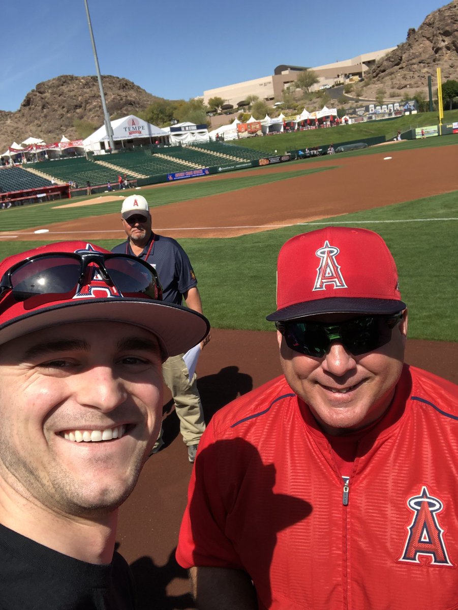 Mar_e_o17's tweet photo. Having a blast in AZ, and Anaheim at the same time #WilliamsEffect https://t.co/ZKZYl4OV44