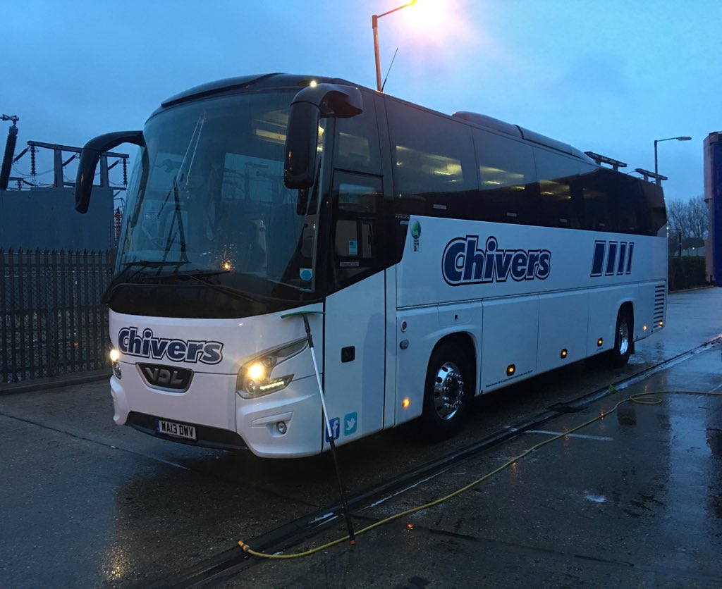 Still cleaning despite the rain ☔️