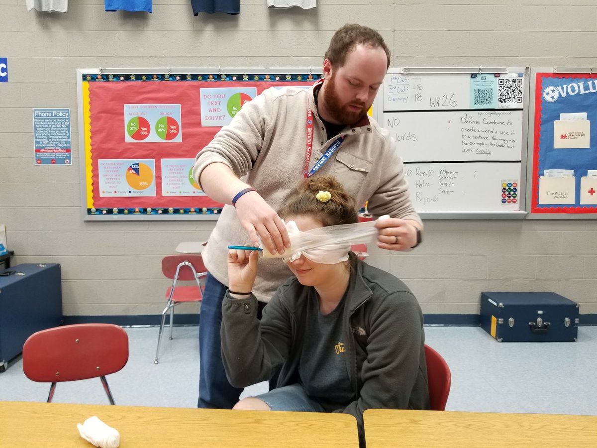 HarpethEMS's tweet photo. Securing impaled objects. https://t.co/efmsIPeJH2