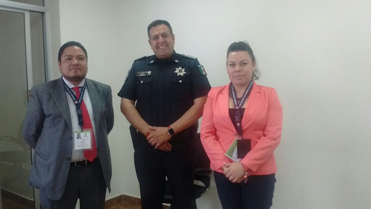 cemecaedomex's tweet photo. Personal de la Sub. Neza se reunió con el titular de la Dirección General de Seguridad Pública del Municipio de Chalco, a fin de continuar con la colaboración institucional para supervisar medidas cautelares y condicionantes impuestas a personas que radiquen en el municipio https://t.co/uDsmTS6UBv