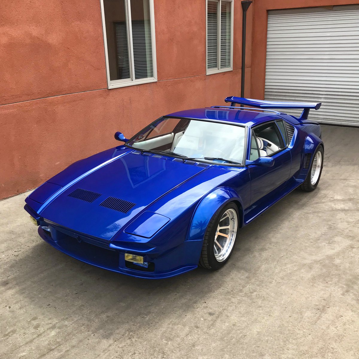 BHCarClub's tweet photo. #FRESHFRIDAYS 🌊🌊
A #LookBook from @beverlyhillscarclub just in time for the weekend!
🔹🔹
1972 DeTomaso Pantera
#5Speed #ManualTransmission #V8Engine #NitrousOxide #InjectionSystem #MOMO Prototipo Steering Wheel #GT5 #BodyKit 🔹🔹
$69,500 📩 #DM us for more details! https://t.co/Q9PzRvpQMH